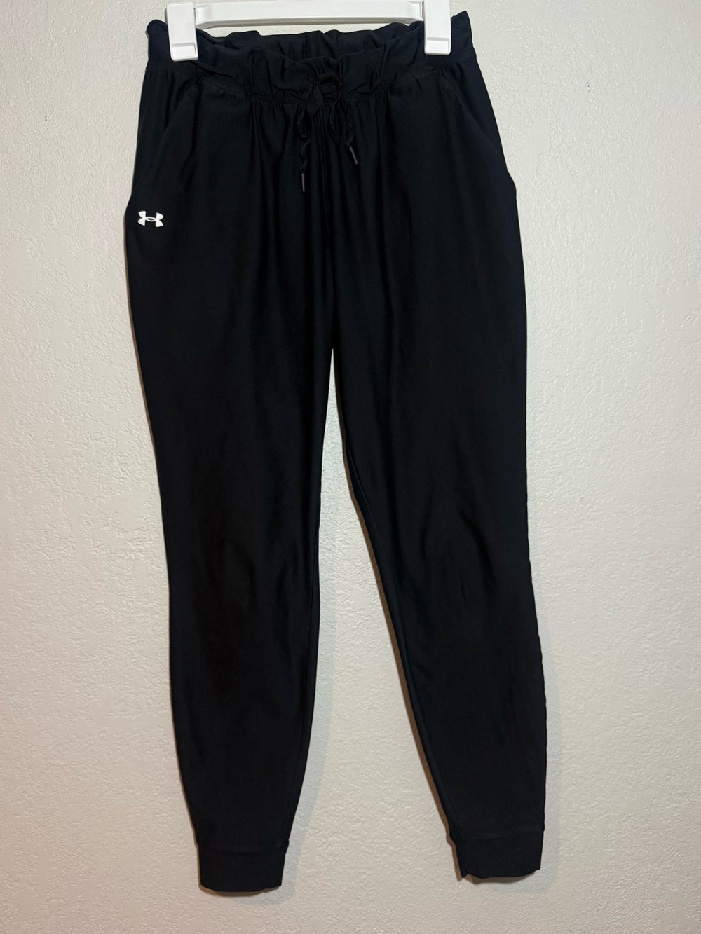 Under Armour- Black Athletic/Workout/Sports Wear Joggers Size Small